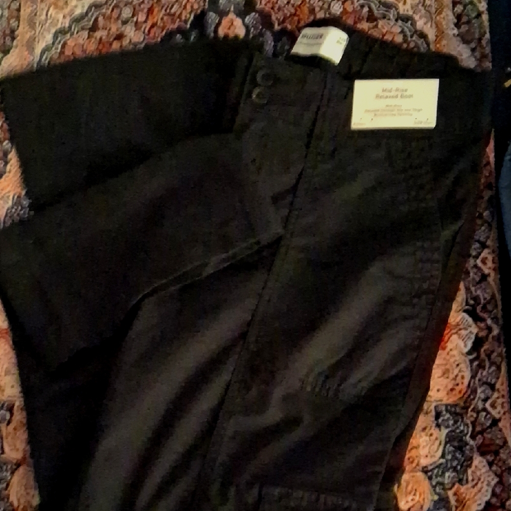 NWT Hollister Mid-Rise Relaxed Boot *Scrub Feeling Material*